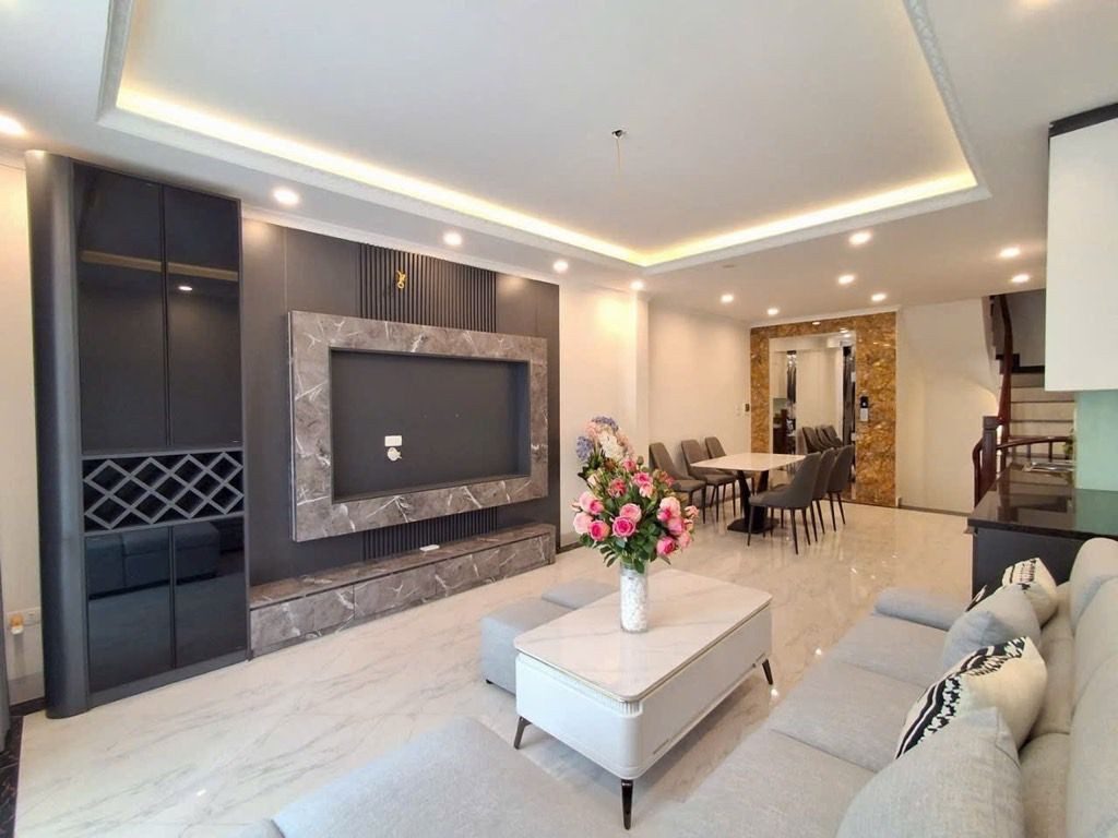 1x.xxx tỷ | Đại Cồ Việt 45m2 x 6 tầng x thang máy | ngõ oto đỗ cửa | cách phố vài bước chân | cạnh CV Võ Thị Sáu