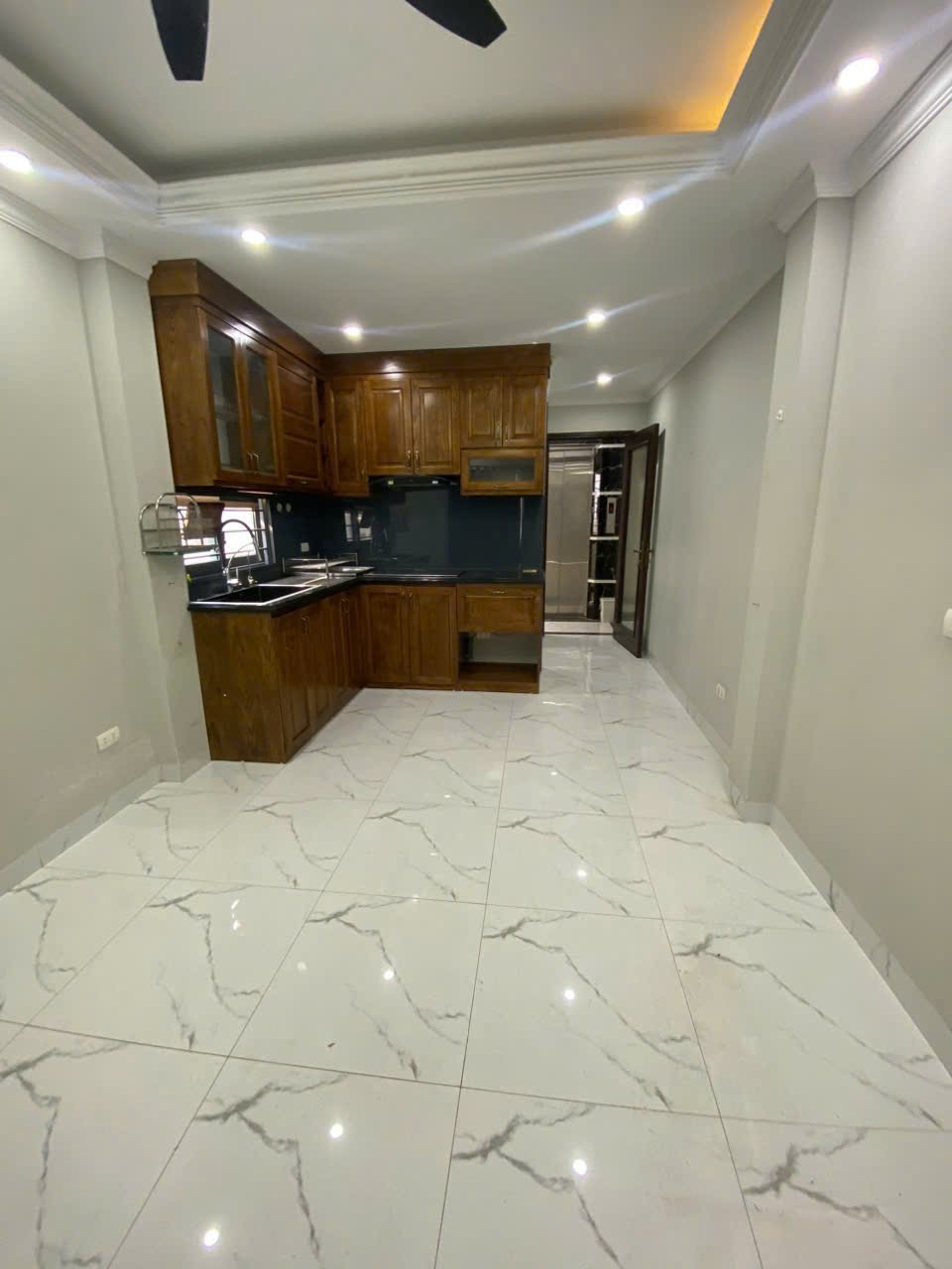 Cho Thuê Nhà Đại La 35M² 4 Tầng 6 Ngủ - Nội Thất CB - Khai Thác Dòng Tiền Ổn Định - Giá Thuê 18tr