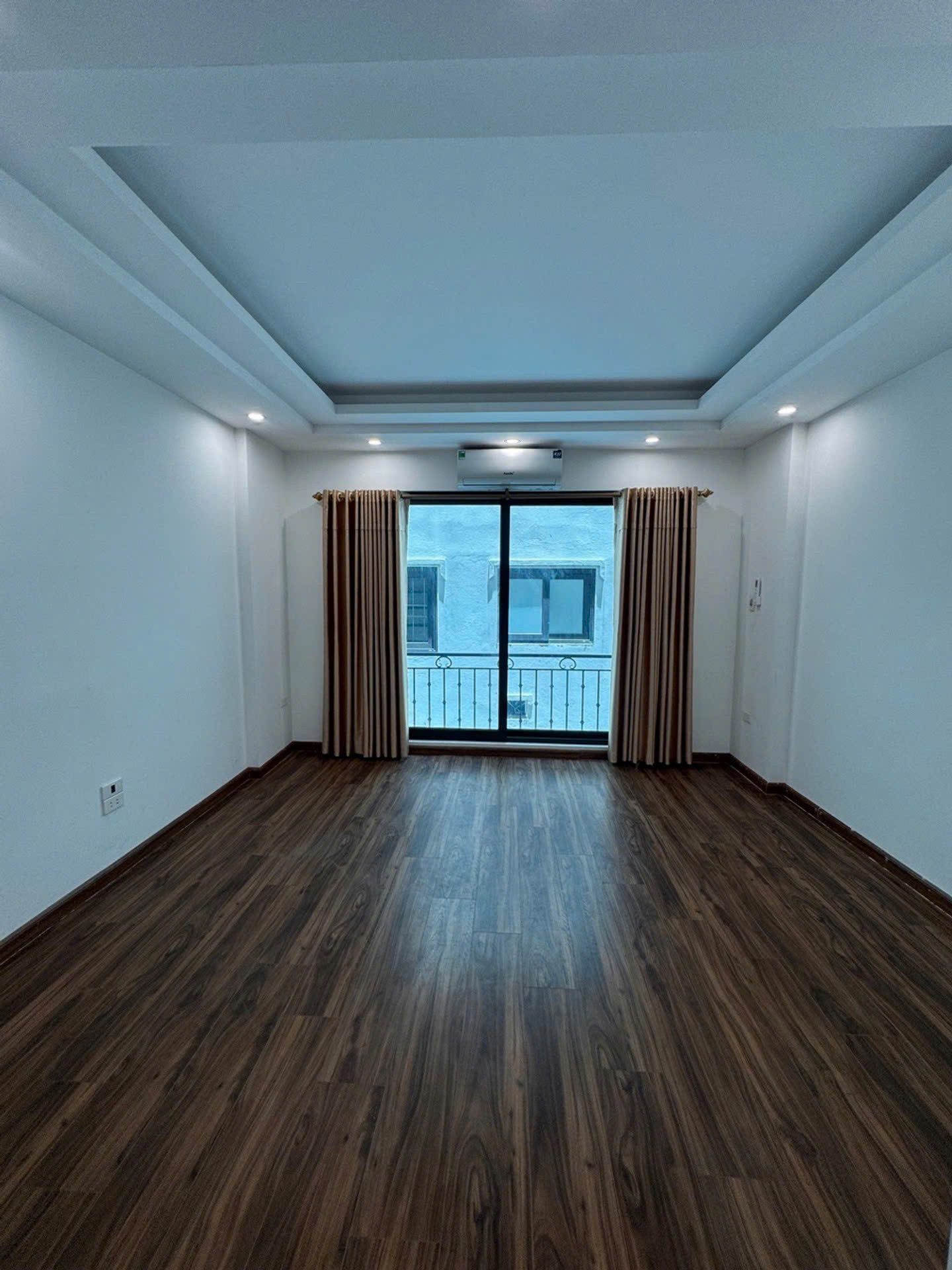 Trung tâm Hai Bà Trưng 30m2 giá chỉ 7.7 tỷ