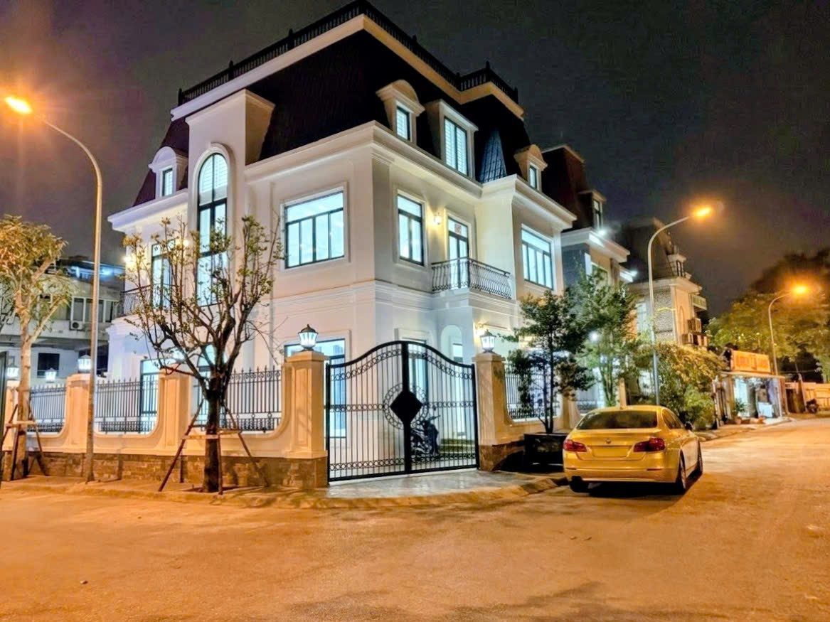 Mặt phố KĐT Đại Mỗ 🌟 Vị thế 3 mặt tiền kinh doanh – Biệt thự 210m2 x 4 tầng thang máy mới, tầm giá 6x tỷ