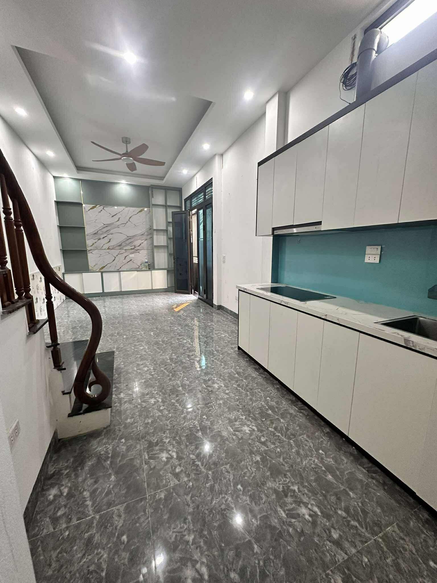 Chính chủ e cần bán nhà ạ. Gần chợ ,trạm y tế ,trường học cấp 1, mầm non đại Mỗ
