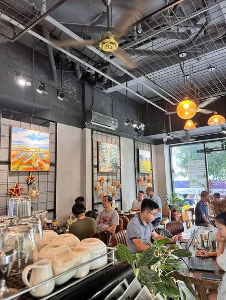 SANG NHƯỢNG QUÁN CÀ PHÊ - IMPERIA VINHOME SMART CITY