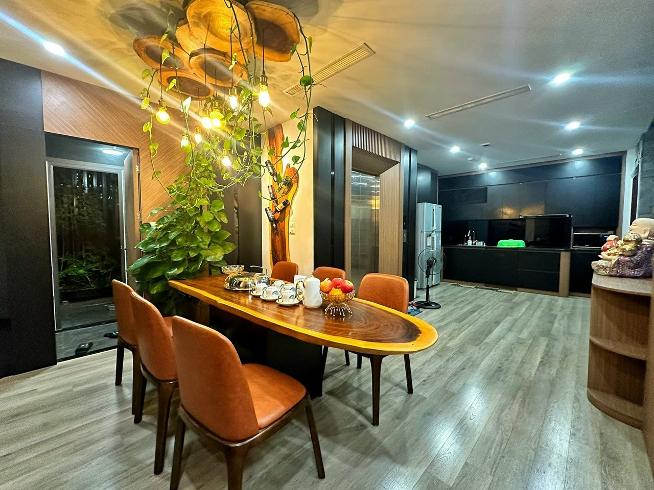 Đại từ, Hoàng Mai, 6 tầng thang máy, mới, đẹp, view hồ, 45m2, 8.99 tỷ