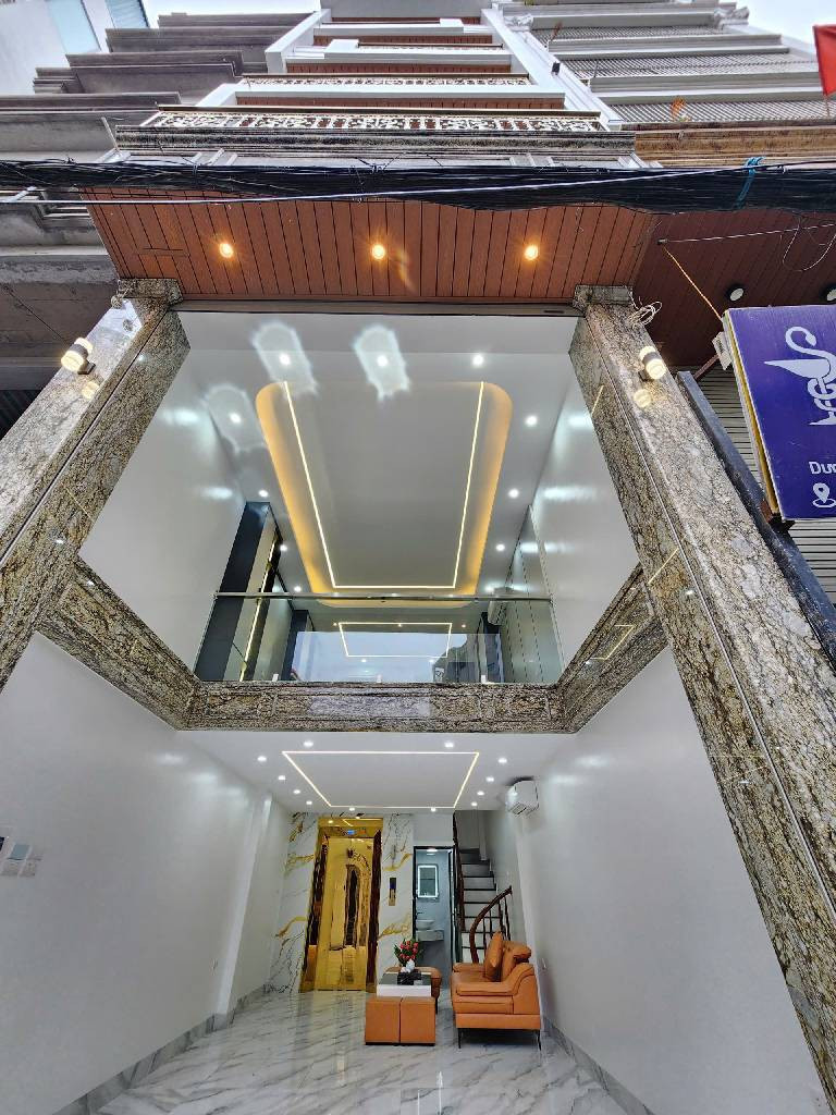 Bán gấp nhà Đại Từ, Hoàng Mai, 6 tầng thang máy, một nhà ra phố, view hồ, 46m2, 8.99 tỷ