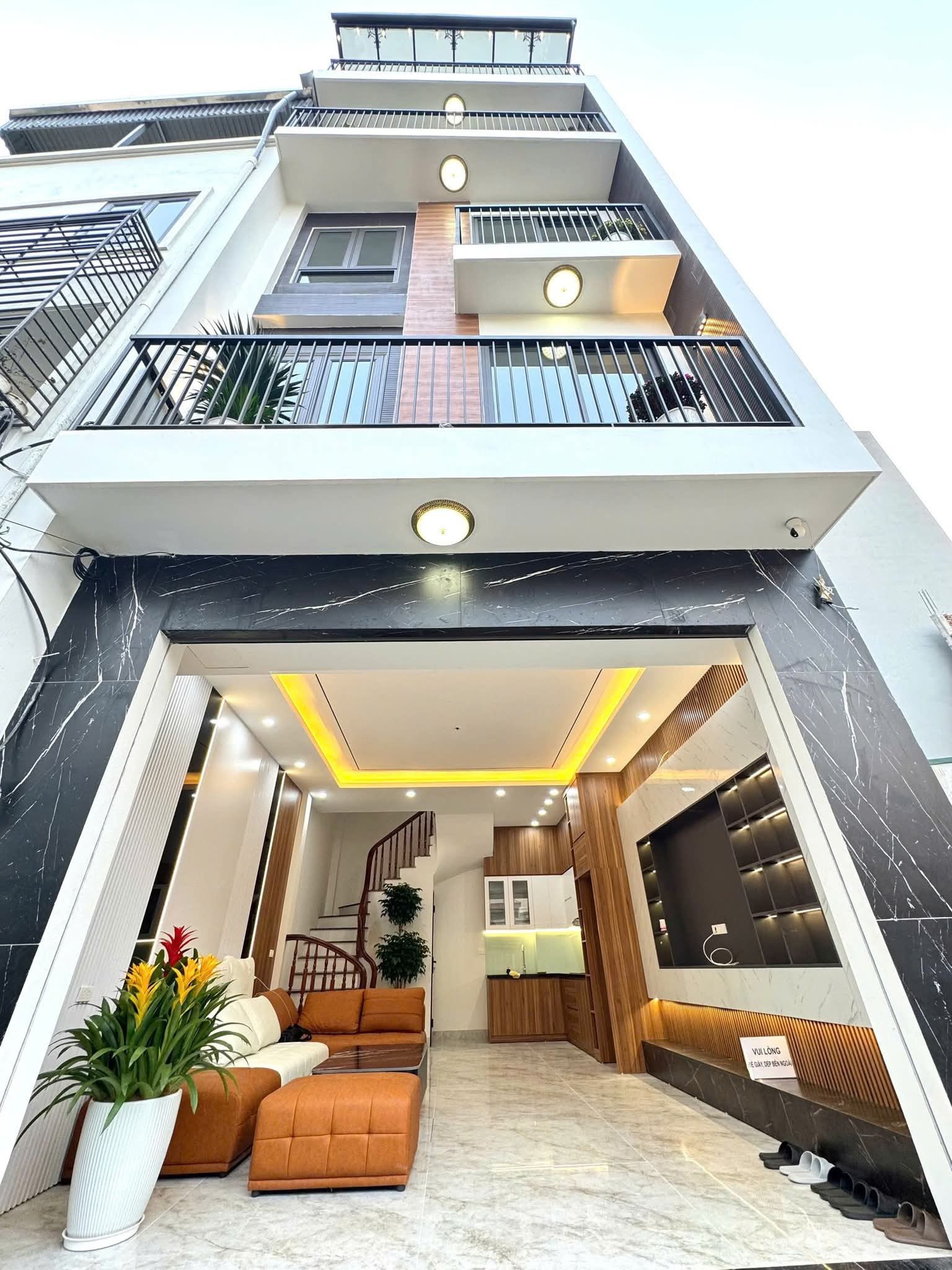 Bán nhà 50m² full thổ cư ngang 4.5m giá 8.99 tỷ tại Đường Đại Từ Phường Định Công
