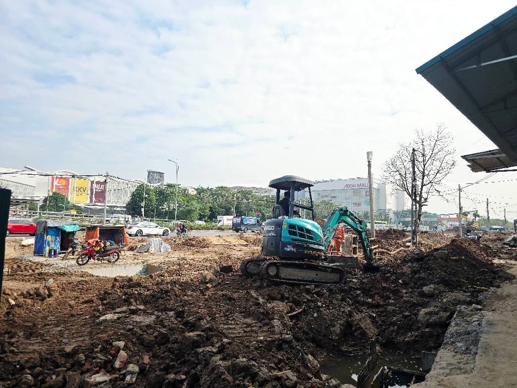 BÁN ĐẤT ĐÀM QUANG TRUNG - NGÕ Ô TÔ THÔNG - ĐI BỘ 3 PHÚT RA AEON - THỬA VUÔNG ĐÉT.