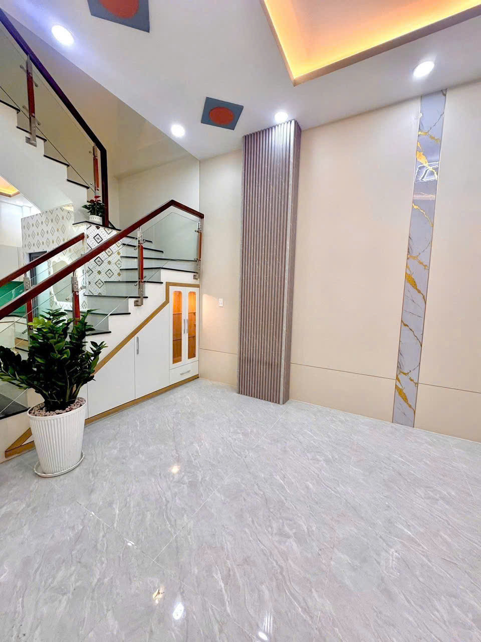 BÁN NHÀ ĐẸP 4 TẦNG HXH PHẠM THẾ HIỂN PHƯỜNG 3 QUẬN 8 - HẺM LỚN THÔNG THOÁNG - CHỈ 8.98 TỶ