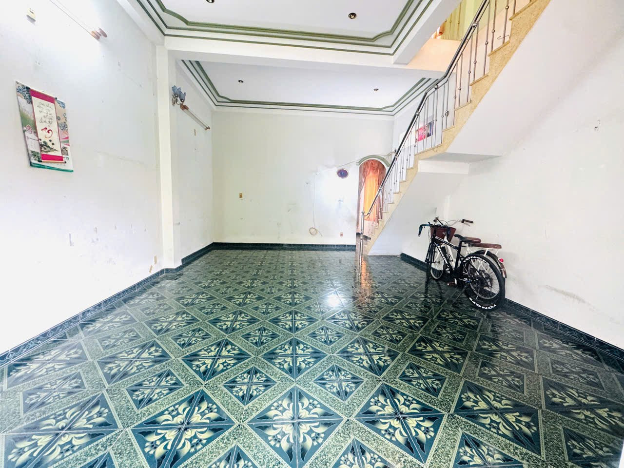 Bán nhà cũ cấp 4 diện tích 132m2 giá 12 tỷ 500, mặt đường Đặng Huy Trứ gần biển, Phường Nam Nha Trang Khánh Hòa.