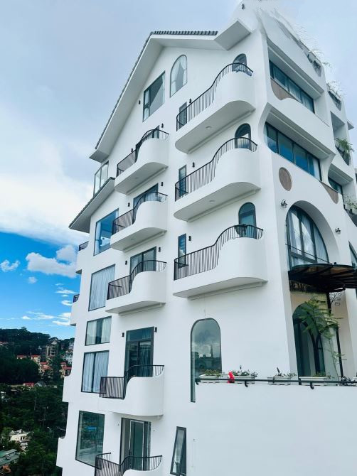 Bán khách sạn view săn mây 33 phòng, 1300m2 sàn, Đường Đặng Thái Thân Đà Lạt, Đã hoàn công