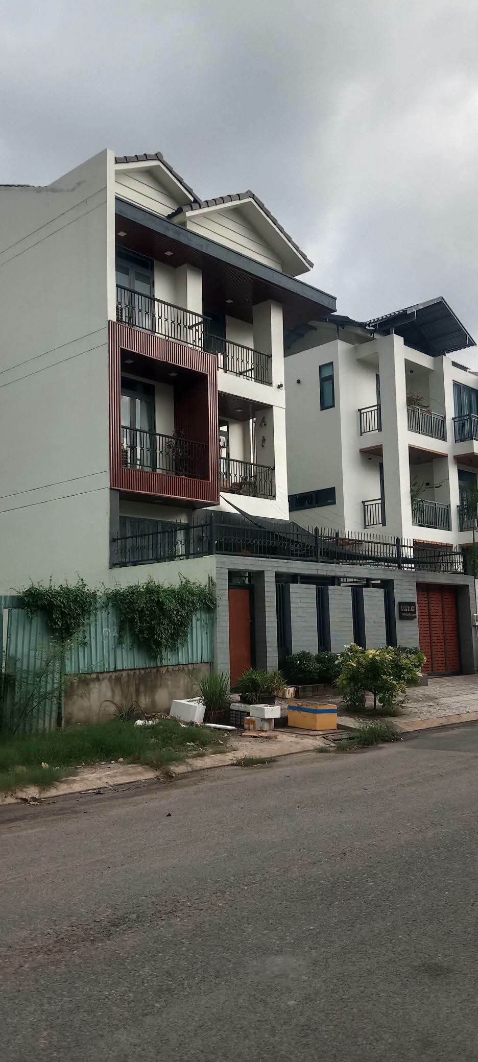 BIỆT THỰ SÂN VƯỜN - XE HƠI VÔ NHÀ - MTKD VĂN PHÒNG - KHU VIP, PHÂN LÔ KHÔNG LỘ GIỚI - NGANG 10 VUÔNG ĐÉT - PHÁP LÝ CHUẨN