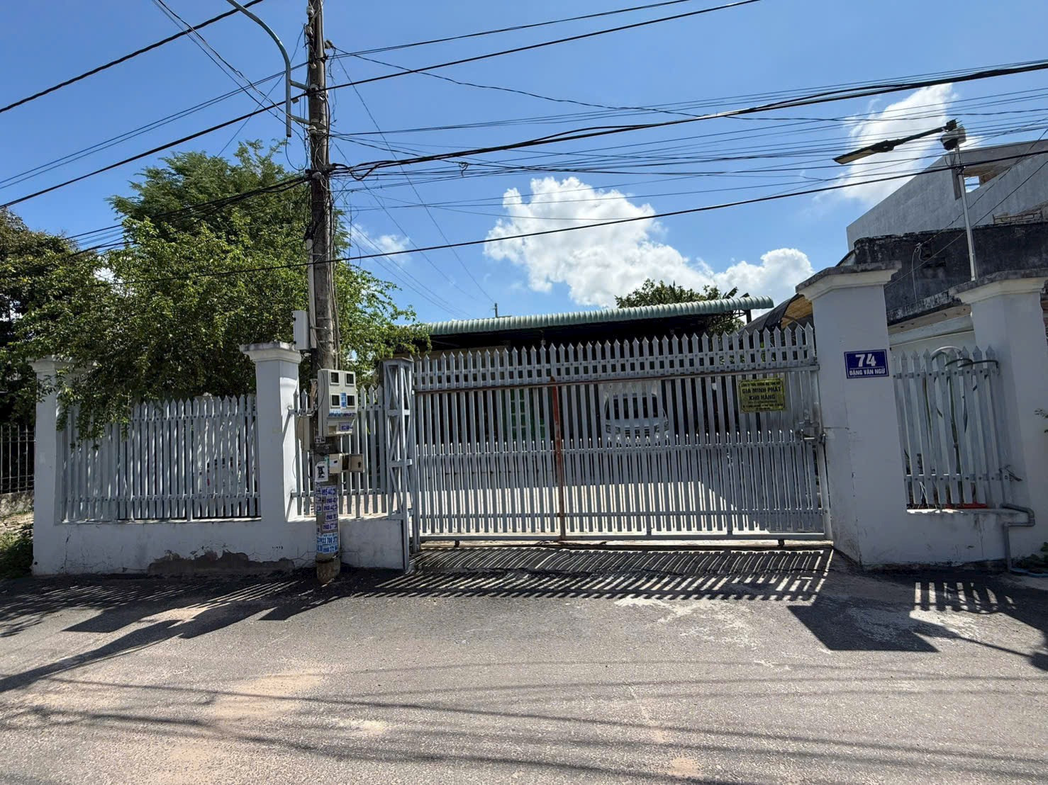 Lô Biệt Thự Đặng Văn Ngữ, nhánh Điện Biên Phủ, phường Long Toàn, TP Bà Rịa
Diện tích: 11x28,5=329m2 nở hậu 12m, có 80m2 thổ cư