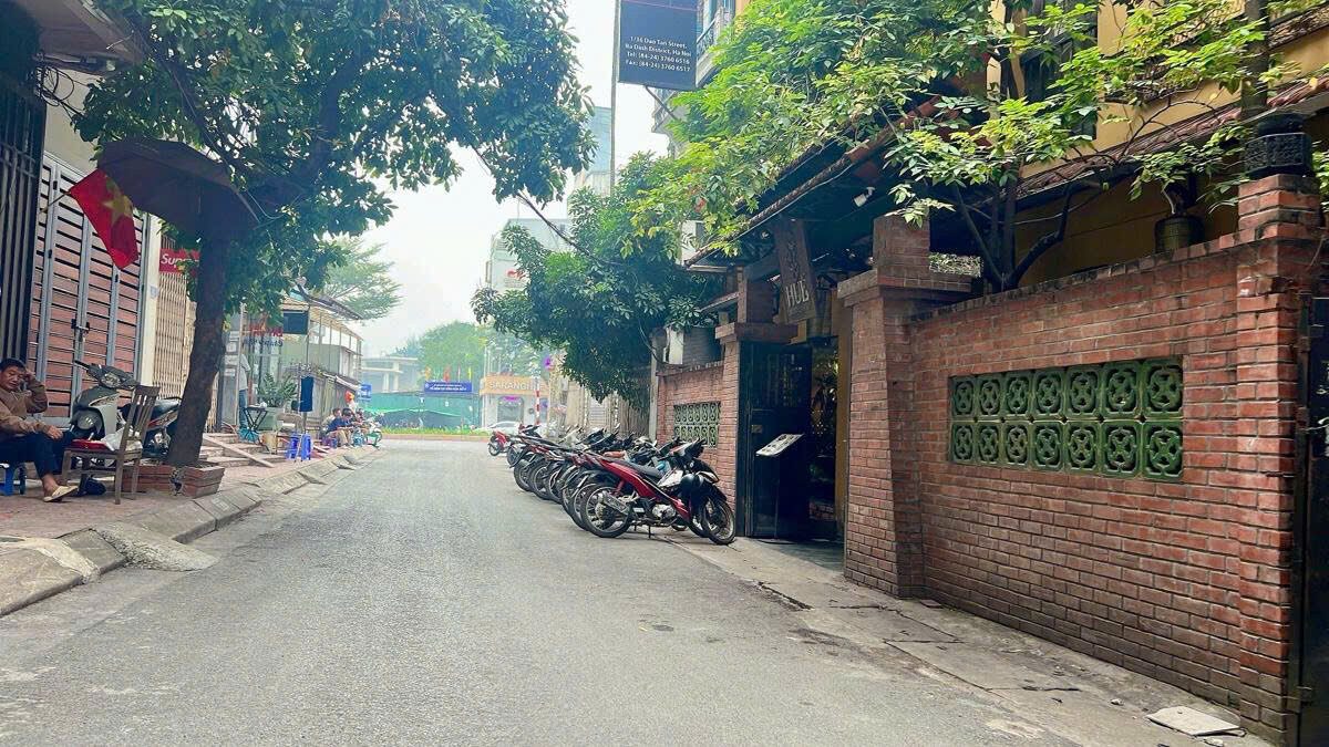 CẦN BÁN GẤP NHÀ PHỐ ĐÀO TẤN,BA ĐÌNH, Ô TÔ TRÁNH KINH DOANH, DÒNG TIỀN 200TR/THÁNG, 128M2+4 TẦNG+MT 11M, 70 TỶ