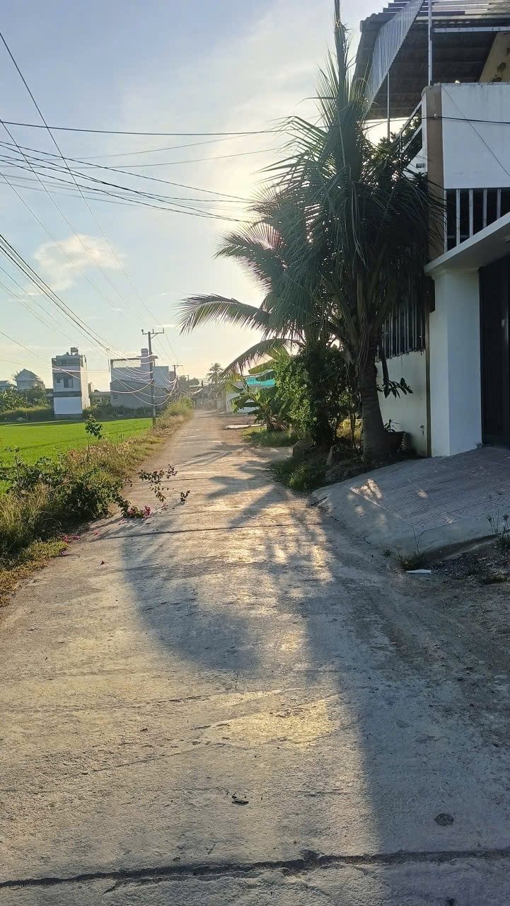 💥 Lô góc 2 mặt tiền 170mv đường Đầu Cầu Diên An . 💵Giá chỉ 1 tỷ 950tr 
Vị trí cực đẹp view cực đỉnh