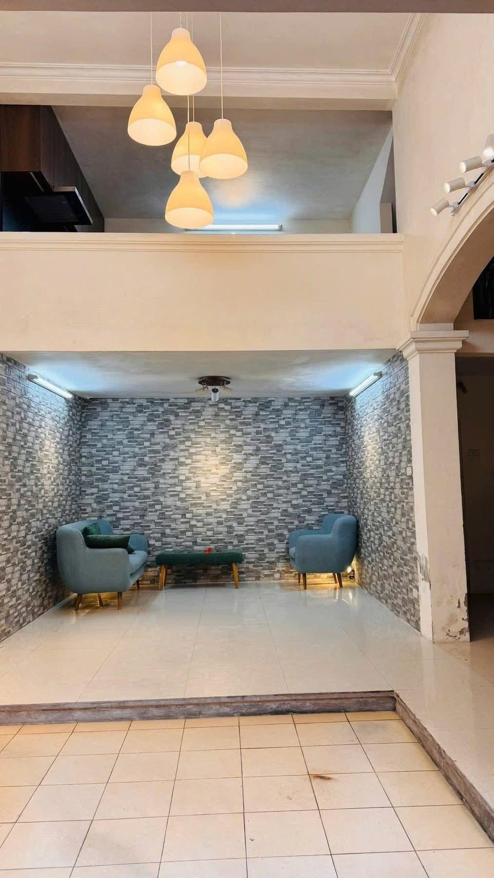 Cho Thuê Nhà Ngõ 318 Đê La Thành 37M² 5 Tầng 3 Ngủ - Full Nội Thất - Giá Thuê 12tr