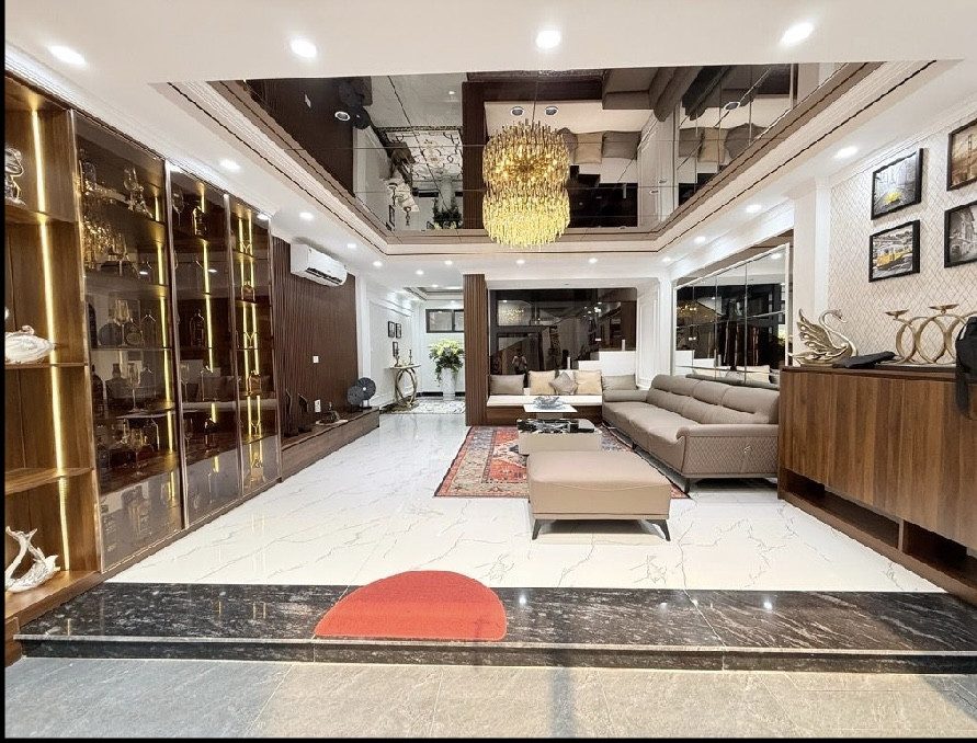 Siêu Phẩm Phố Đê La Thành- Đống Đa- Thang Máy- 6T- Mt5M- 58,3M2