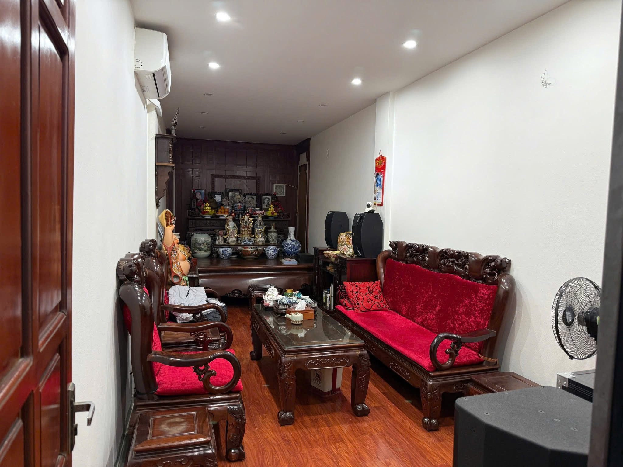 Nhà 5 tầng mặt đường Đống Đa 62m2 sẵn sổ