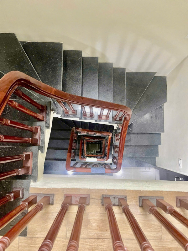 Bán nhà Đê La Thành Nhỏ 37m² ngang 4.2m giá 10.5 tỷ Phường Văn Miếu - Quốc Tử Giám (LH: Zalo 0862299066)