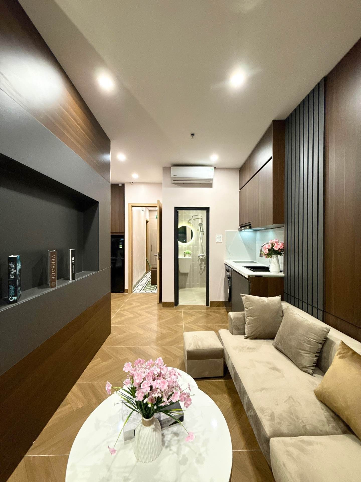 TÒA NHÀ HOÀNG KIM TRẦN KHÁT CHÂN - 5 TẦNG THANG MÁY - LÔ GÓC 3 MẶT THOÁNG - DÒNG TIỀN ĐỈNH CAO - TIỀM NĂNG RA THẲNG MẶT PHỐ