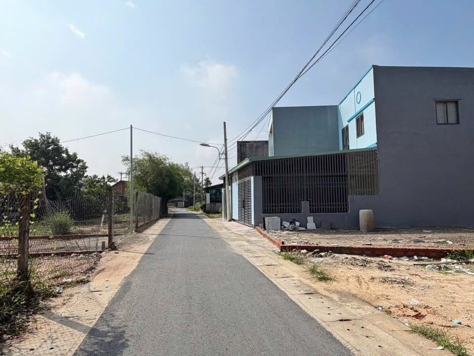 Bán đất Vĩnh Tân Tân Uyên diện tích 100m2 giá 1,2 tỉ bao ra sổ không phát sinh thêm chi phí