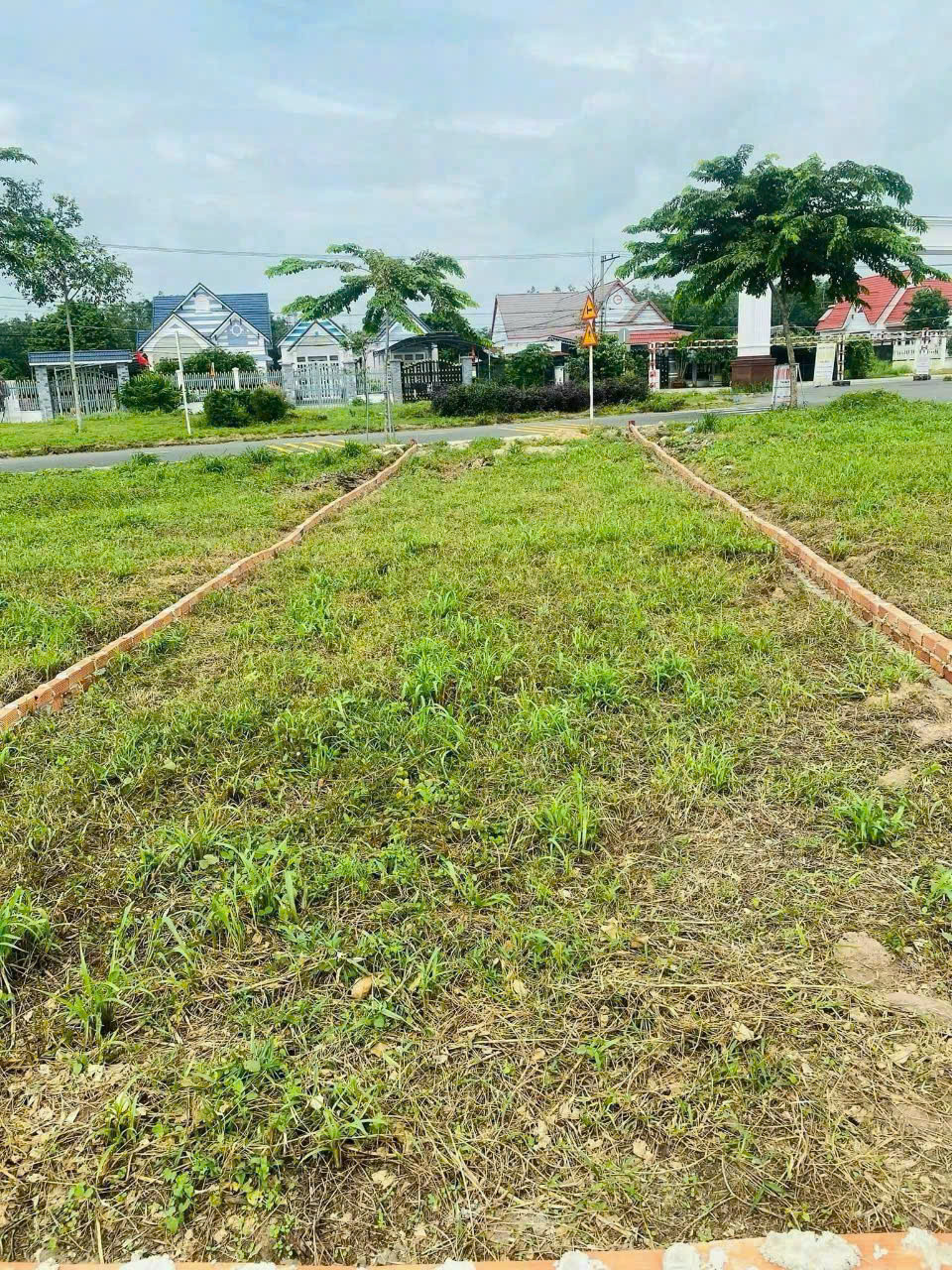10*40) Xã An Long, Thành Phố Hồ Chí Minh giá 670tr
-Mặt tiền đường nhựa, điện 3 pha sẵn
-Xây trọ, xây xưởng, kinh doanh mua bán dc ngay
-Ngay KCN 1100 ha An Linh
