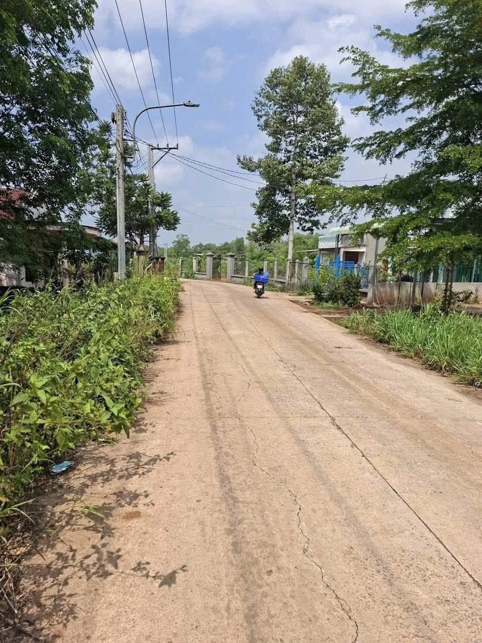 CẦN BÁN LÔ ĐẤT ĐẸP PHÚ GIÁO, BD