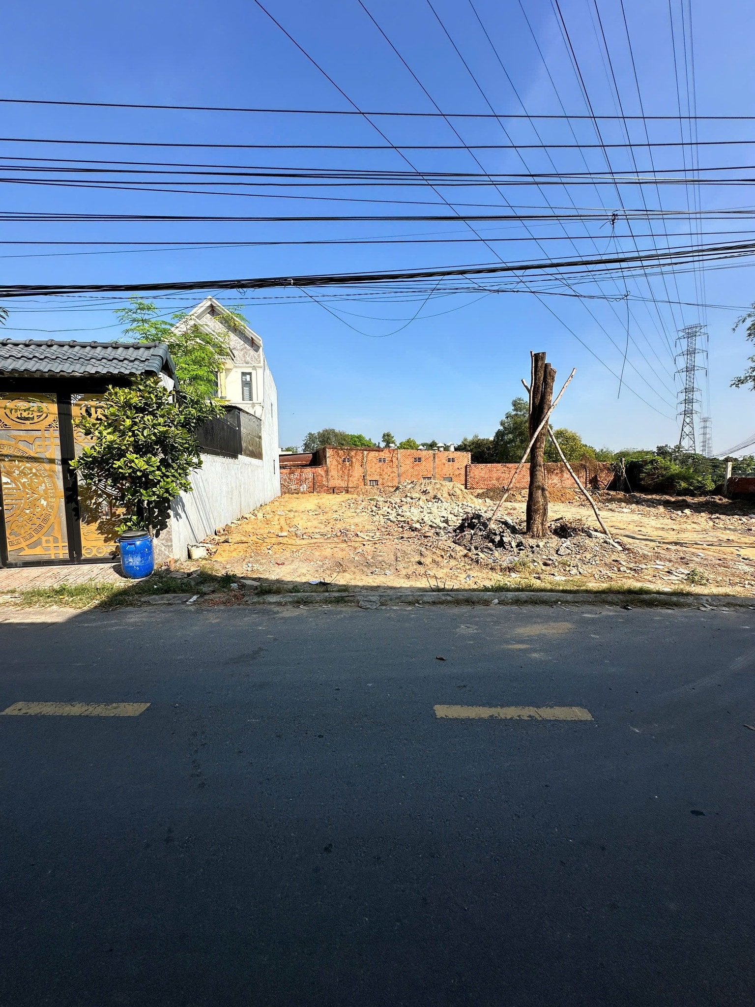 350M2 ĐẤT CHỈ 250 TRIỆU - DUY NHẤT 1 LÔ - TRUNG TÂM TP HCM MỚI