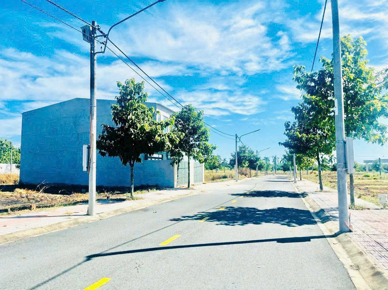 Cần bán 1 lô đất ngay bên cạnh nhà máy