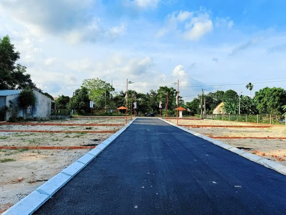 Bán Đất 120m2 có sẵn 120 m2 thổ cư giá 1.29 tỷ tại Đường DH8 Xã Hòa Tiến Huyện Hòa Vang Đà Nẵng