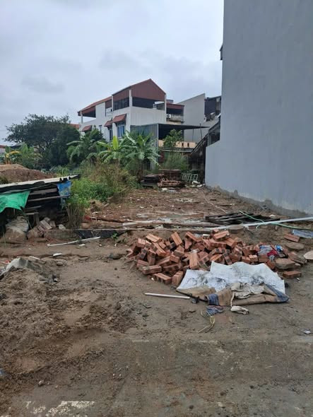 ĐẤT GIỮA LÀNG ĐÔNG VIÊN SỔ ĐỎ THỔ CƯ 230m2