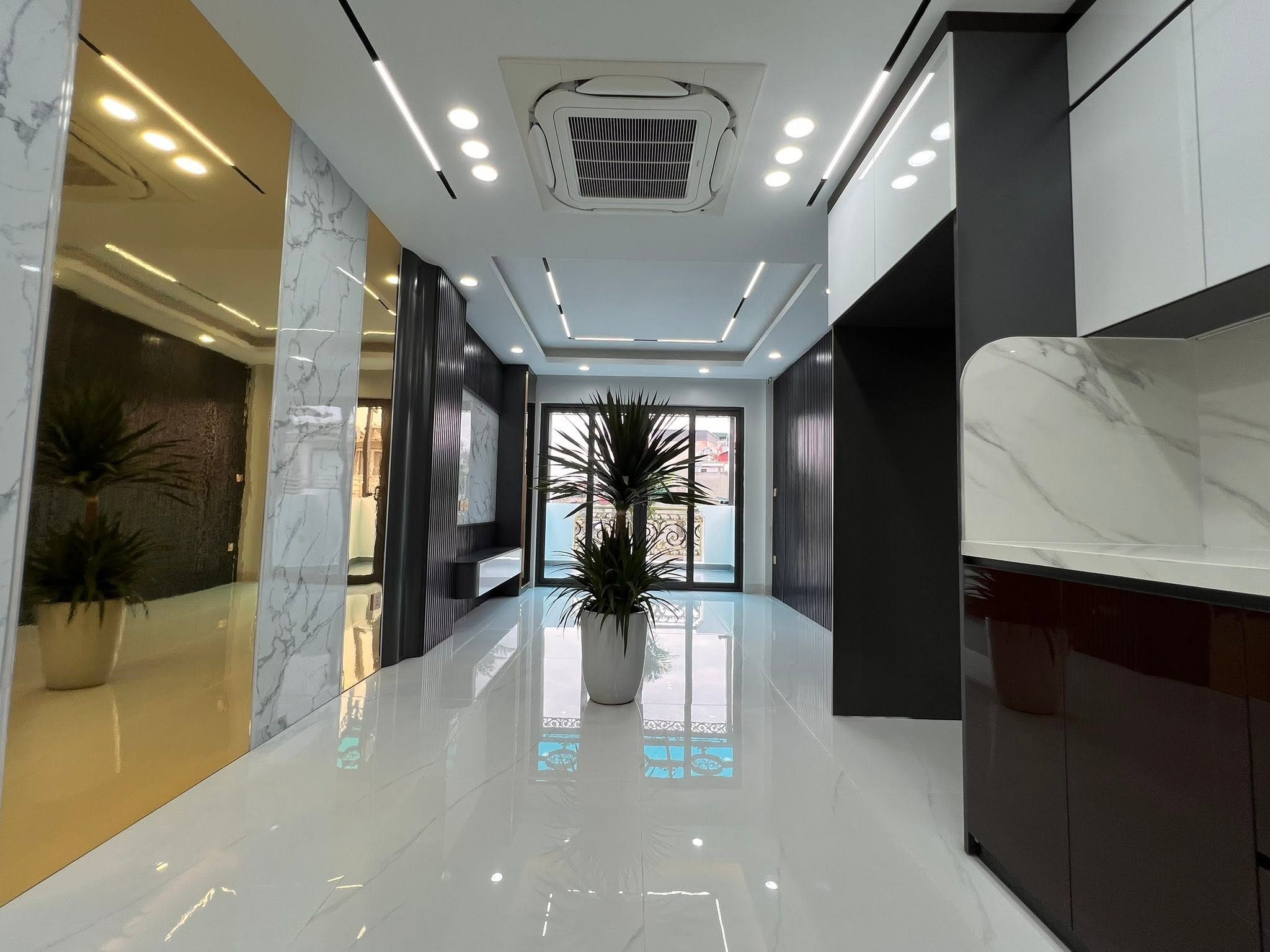 Bán tòa nhà chung cư mini đường Định Công Thượng - 85m2 - 7 tầng - thang máy