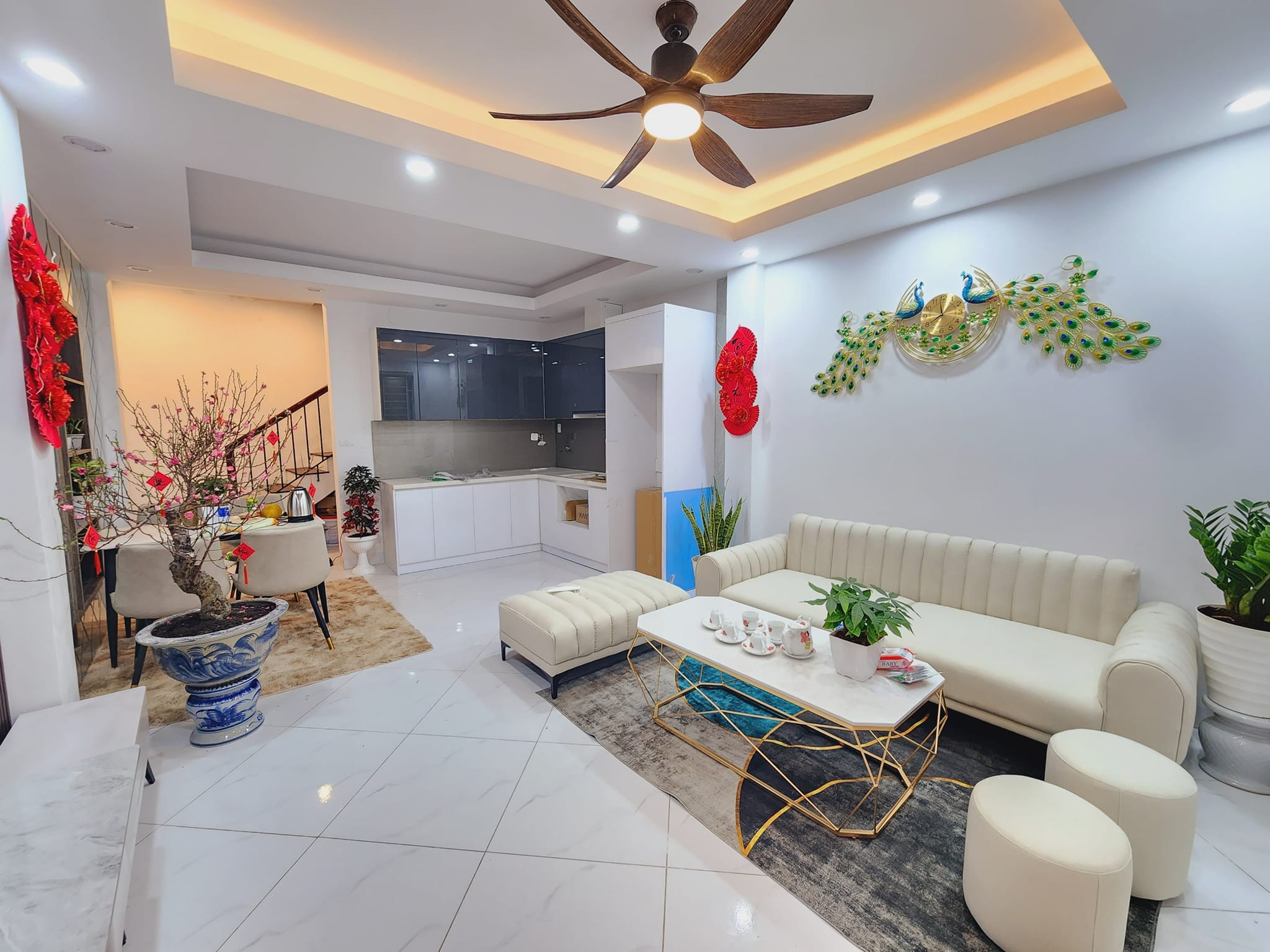 Nhà phố Định Công dt 42m2 x5T,mới,đẹp,ngõ rộng,ở luôn,giá 7.25 tỷ,sđcc