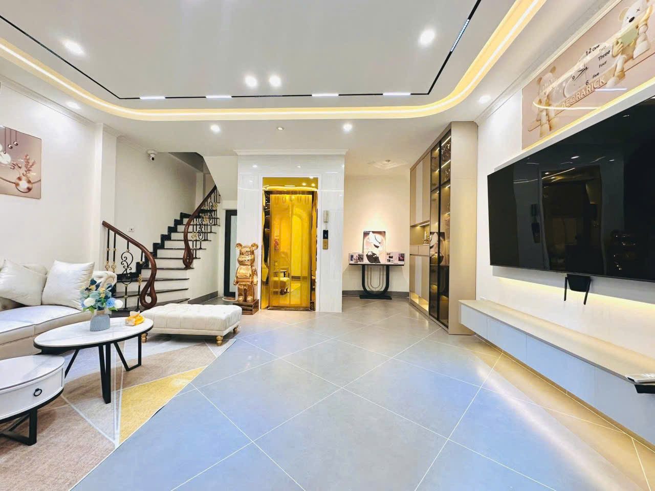 Định Công, Hoàng Mai, lô góc, ngõ thông kinh doanh, 6 tầng thang máy, ô tô qua, 50m2, 11.2 tỷ