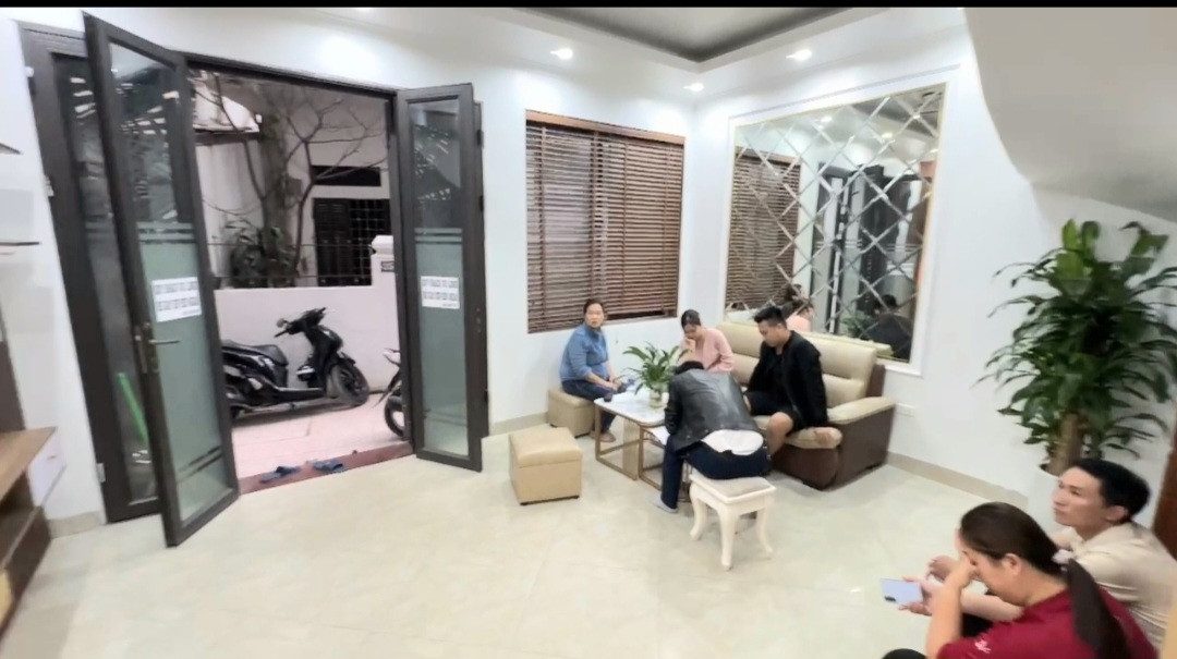 Cho Thuê Nhà Định Công - Hoàng Mai 30M² 5 Tầng 3 Ngủ Full Đồ - Giá Thuê 13tr