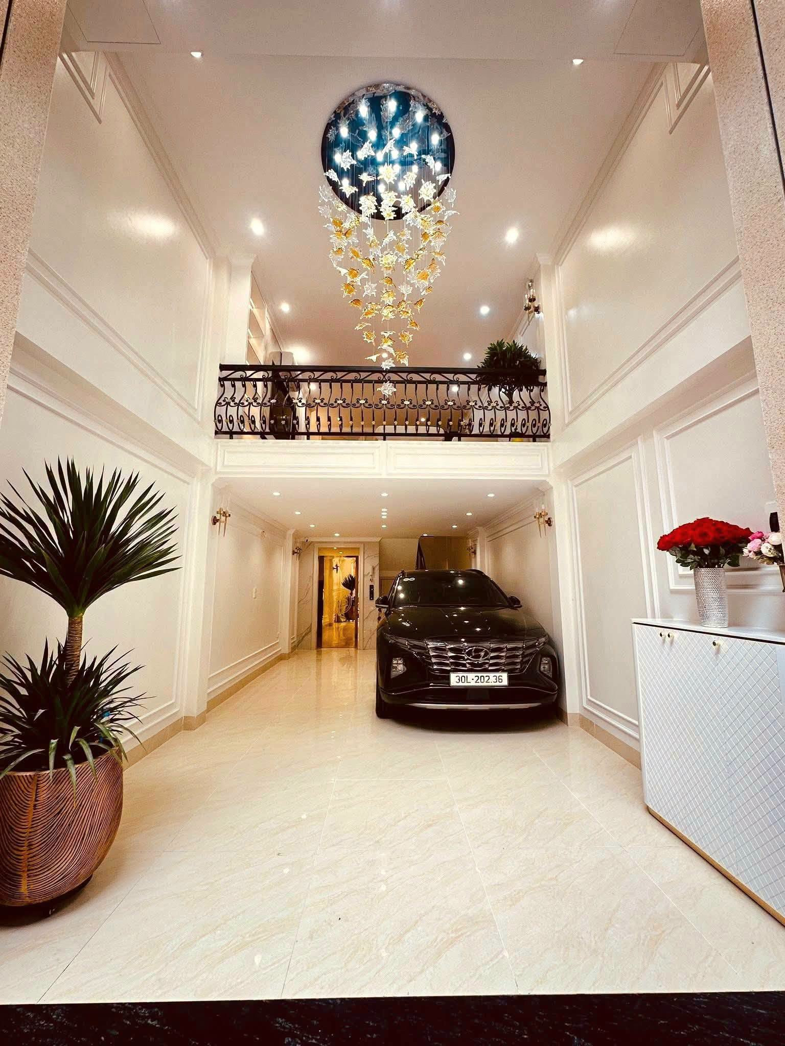 Định công, Hoàng Mai, 6 tầng thang máy, ô tô vào nhà, mới đẹp, 80m2, 19.5 tỷ