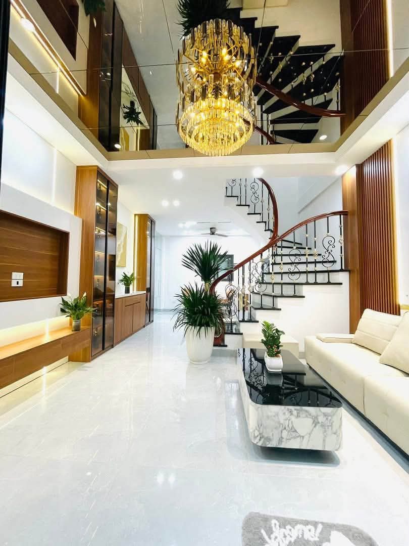 💥NHÀ ĐẸP PHỐ ĐỊNH CÔNG, ĐỦ NỘI THẤT _ KHÁCH MUA VỀ Ở LUÔN