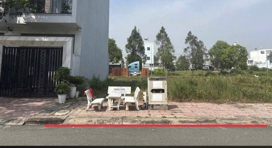 🔥 BÁN ĐẤT NỀN MT ĐƯỜNG ĐINH ĐỨC THIỆN – CẦN ĐƯỚC, LONG AN 🔥
📐 Diện tích: 4 x 17m
💰 Giá chỉ: 630 triệu (giá thật – dễ chốt)