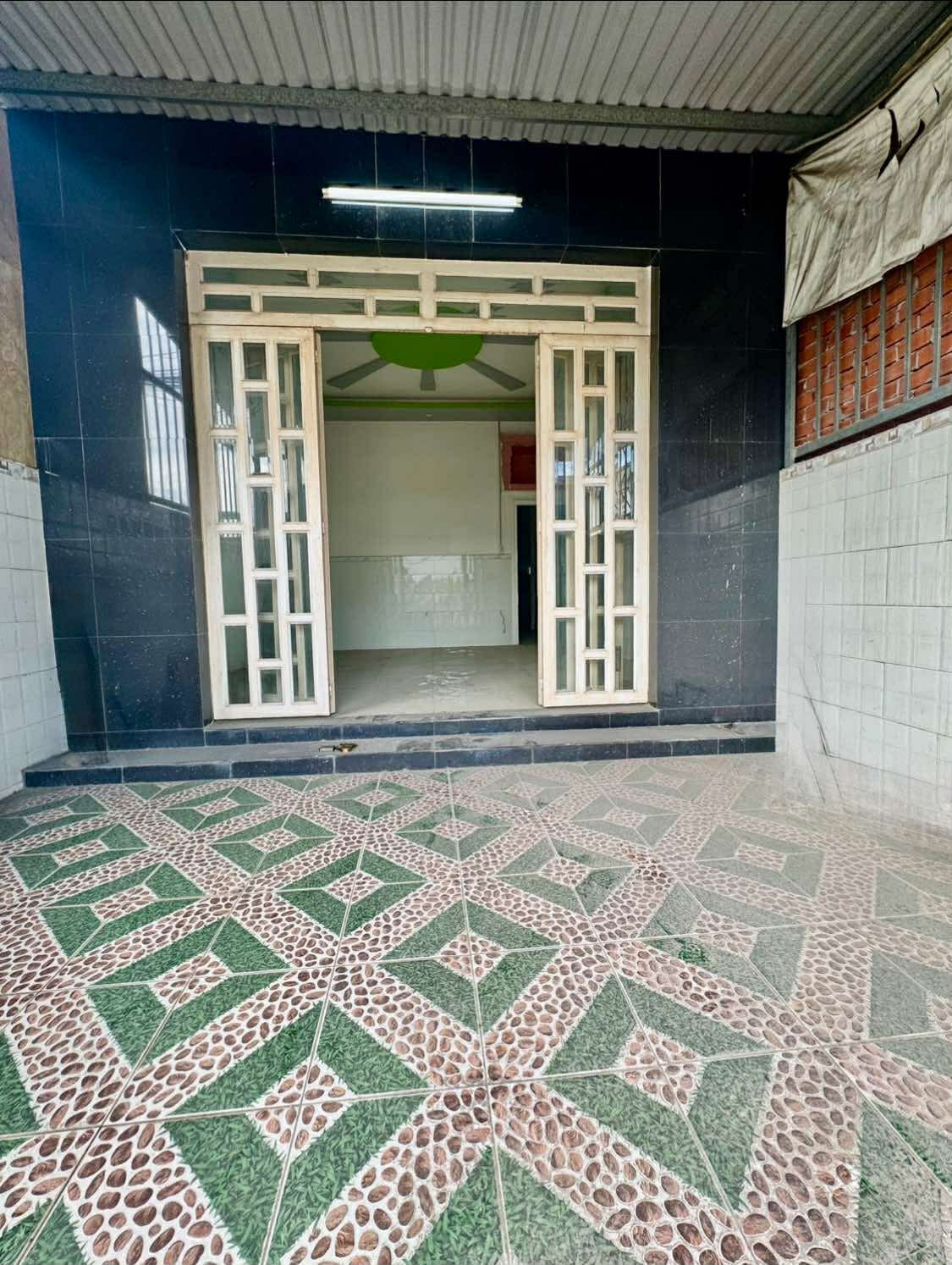 NHÀ MẶT TIỀN ĐƯỜNG NHỰA- TÂN QUÝ TÂY- ĐƯỜNG -10M - DIỆN TÍCH  5X18M- 90M - SỔ HỒNG CHỈ  3.9 TỶ.