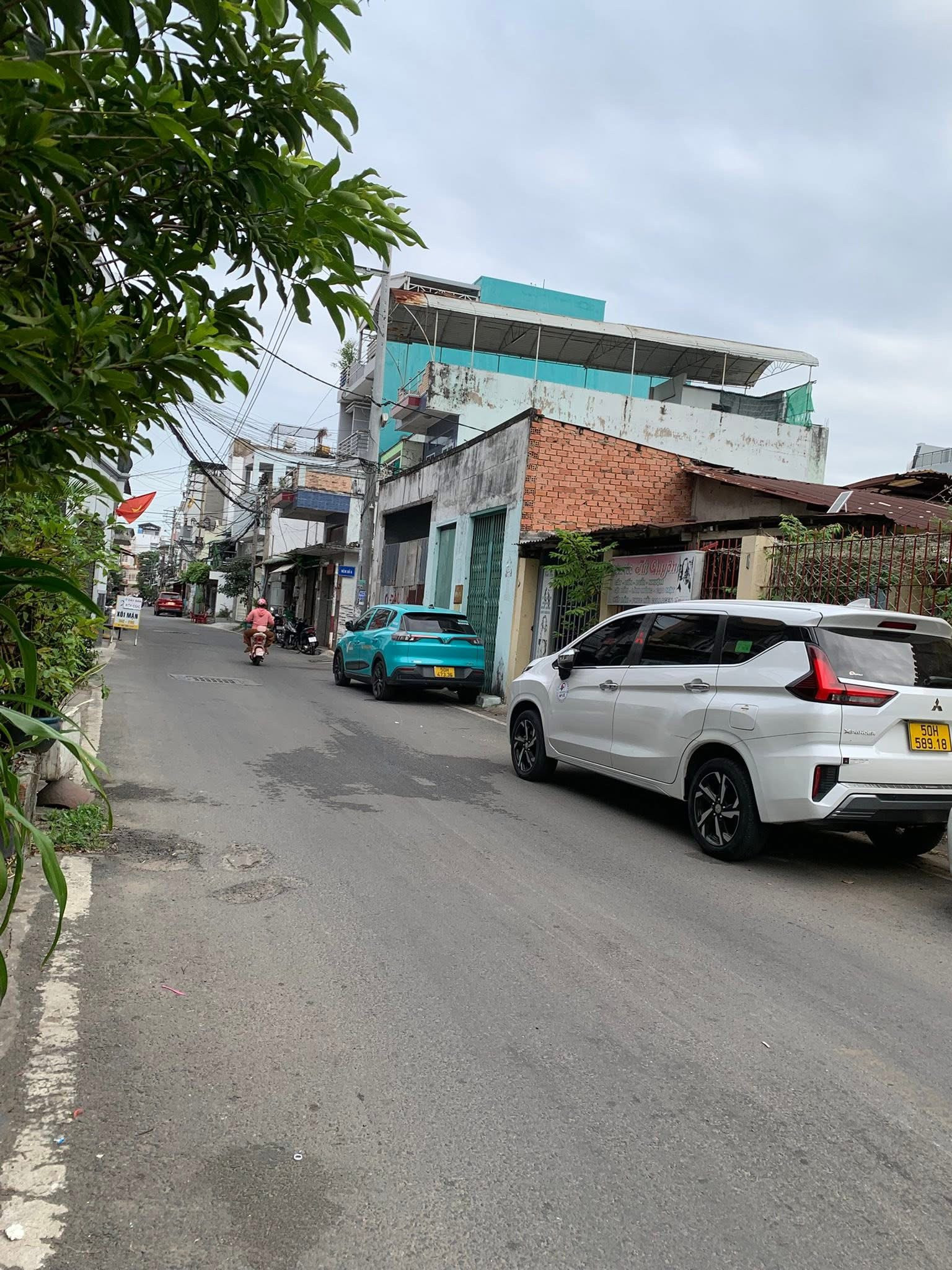 NHÀ BÌNH TÂN - SÁT MẶT TIỀN - HƯƠNG LỘ 2 - BÌNH TRỊ ĐÔNG - THÔNG LÊ VĂN QUỚi - SỔ RIÊNG 
4*14 - 2TẦNG - HXH .
