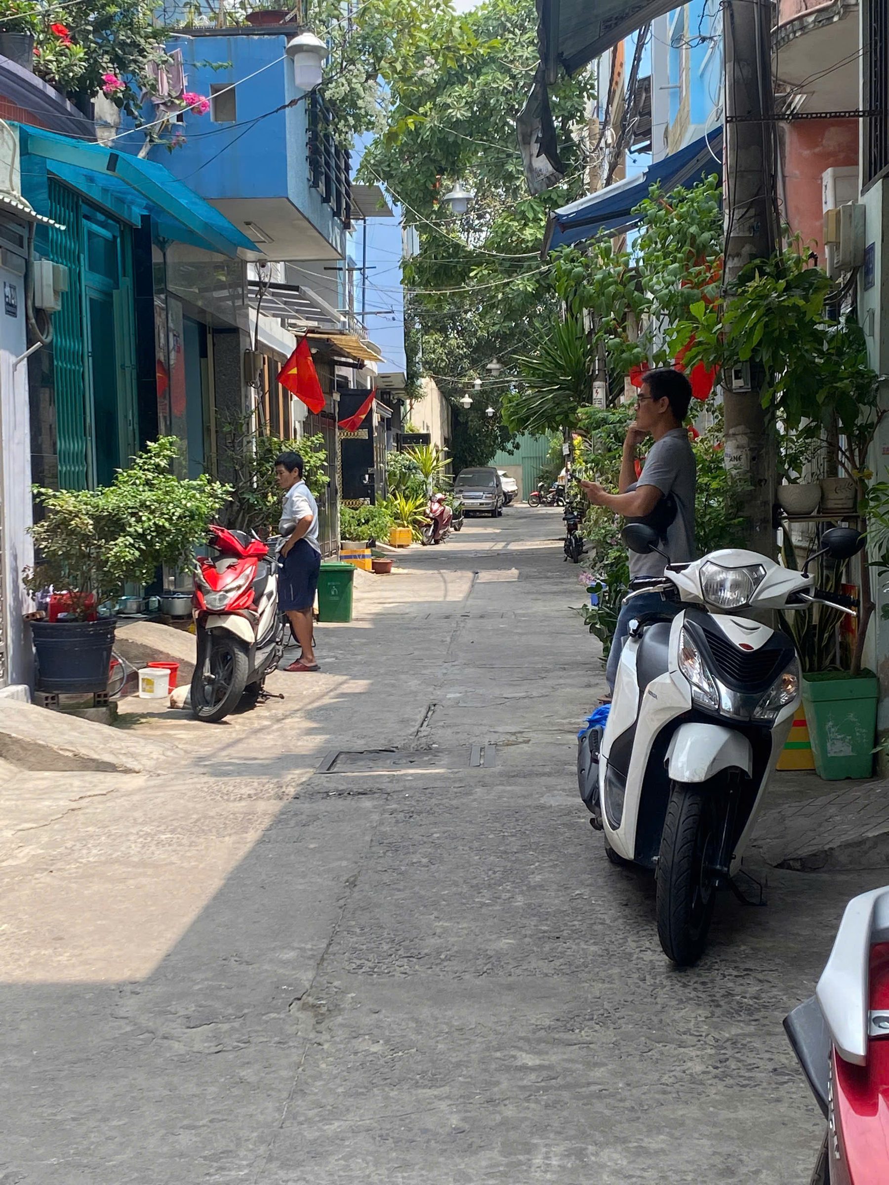 Chỉ 5 tỷ nhỉnh, nhà 48m2 vuông vức, hẻm xe hơi 5m, dân trí cao, 2 tầng BTCT, Tân Phú