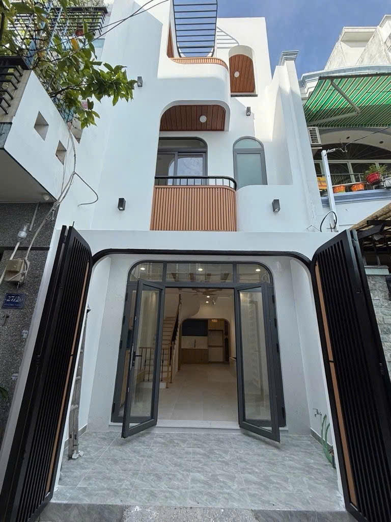 Nhà HXH, ngay Chợ Tân Hương, Tân Phú, bán gấp, giá sập sàn