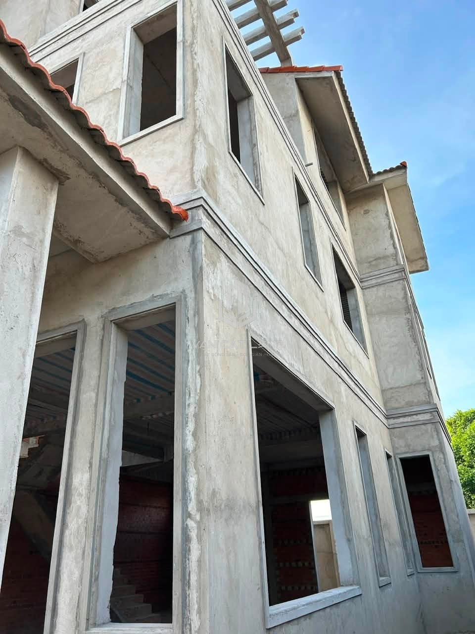 🏡 CHO THUÊ BIỆT THỰ XÂY THÔ 1 TRỆT 2 LẦU – KHU PHƯỚC SƠN – GIÁ CHỈ 8 TRIỆU/THÁNG 🏡