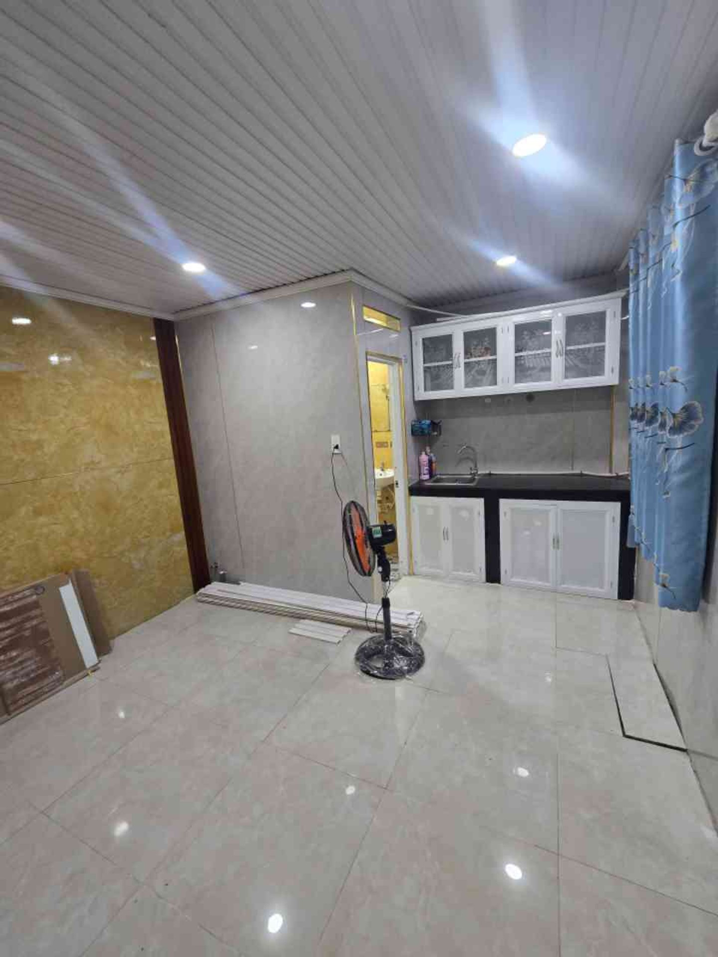 Nhà Tân Phú, 1trệt 1lầu, 2.2tỷ, 16m2, mới đẹp ở liền