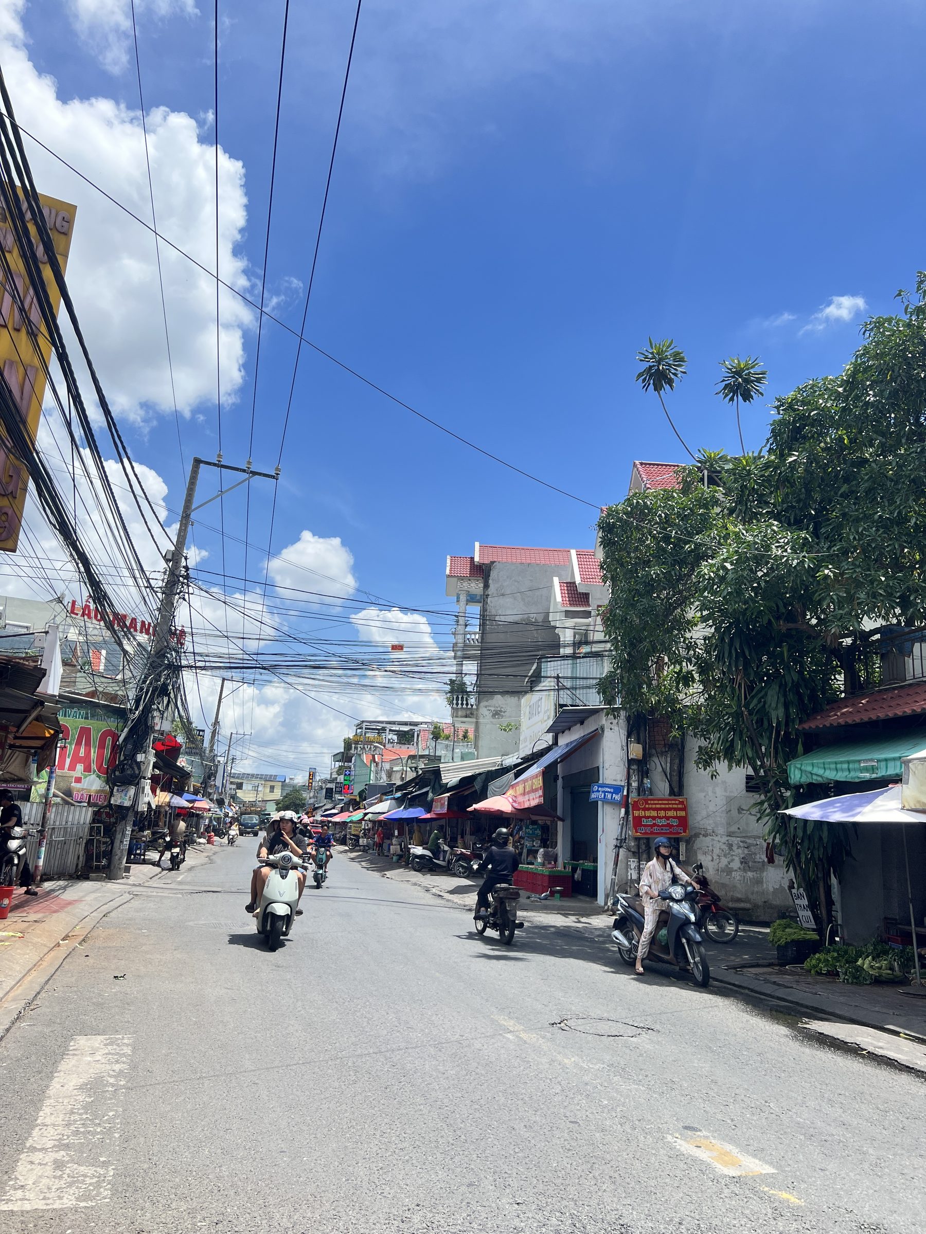 HIẾM CHỈ 2.75TỶ NHÀ CẤP 4 , 75M2 HXH 5M   NGAY CHỢ ĐOÀN THỊ KIA NGÃ BA ÔNG XÃ PHƯỜNG DĨ AN