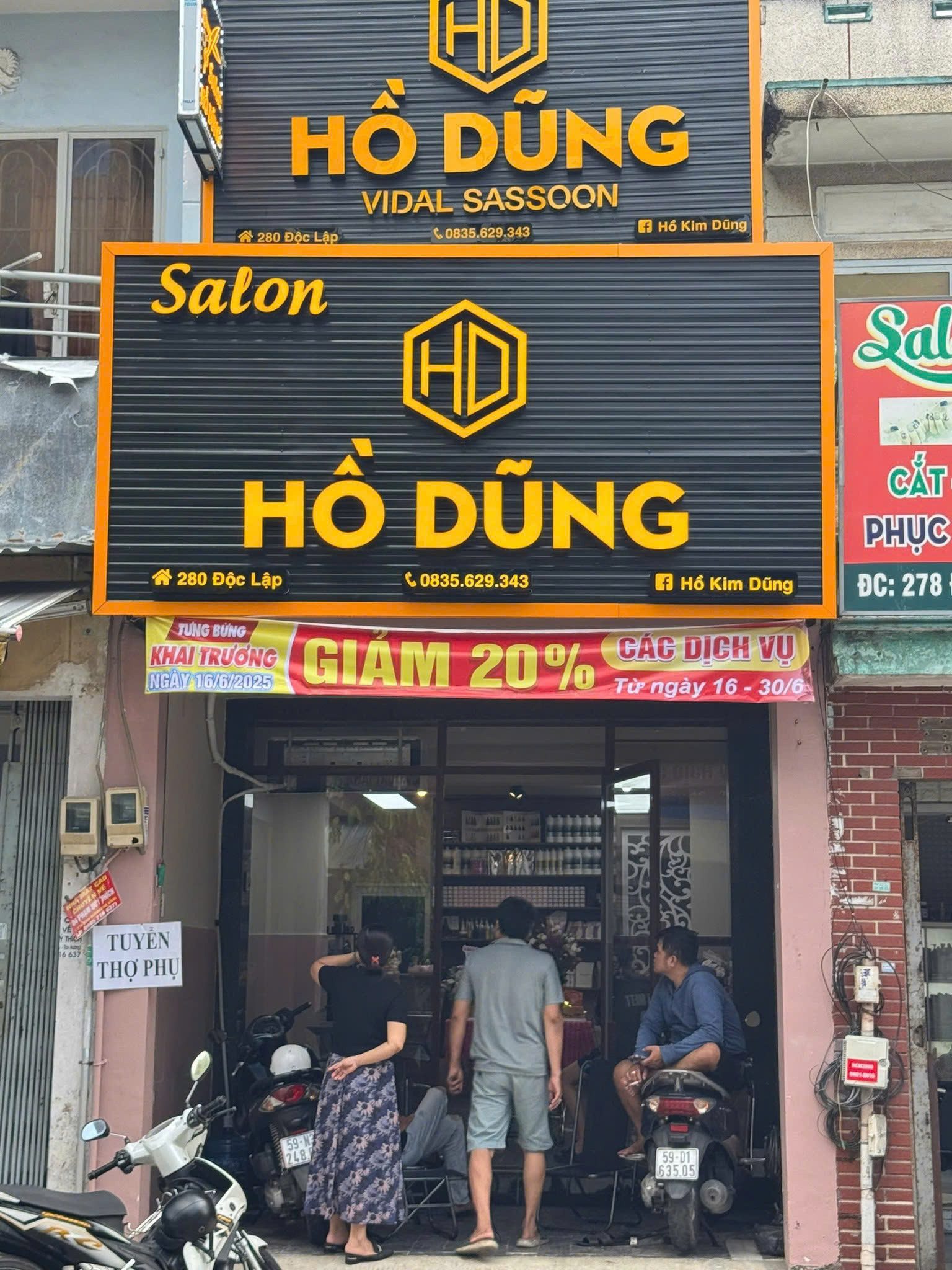 Chính chủ cần sang nhượng toàn bộ Salon tóc tại vị trí cực đẹp quận Tân Phú.Địa chỉ: 280 Độc Lập, P. Tân Thành