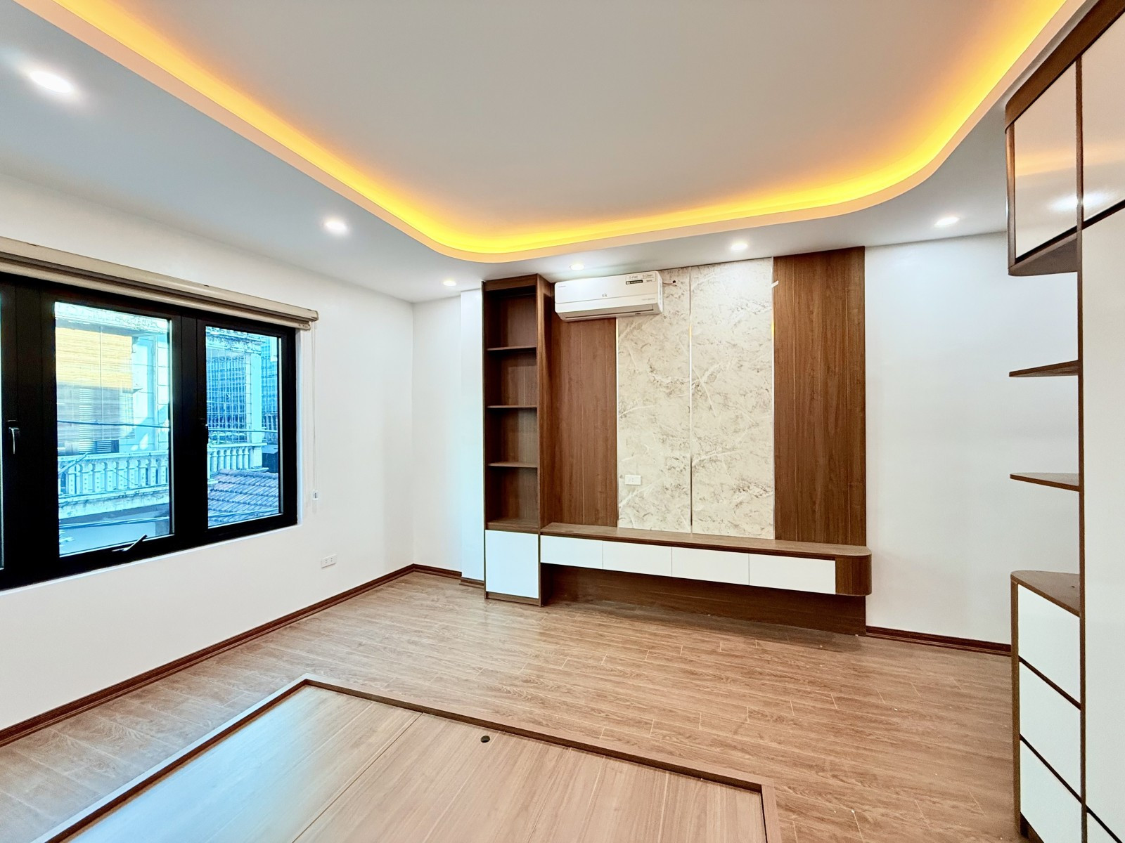 Bán nhà Đội Nhân 40m² ngang 4.4m giá 19.8 tỷ Phường Ngọc Hà (MUA/BÁN BĐS nhắn tin Zalo 0862299066)
