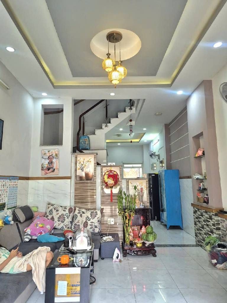 Bán nhà 64m² 4.2x15 - 3 tầng - hẻm 4m tại Đường Đông Bắc Phường Trung Mỹ Tây - giá 5.x tỷ