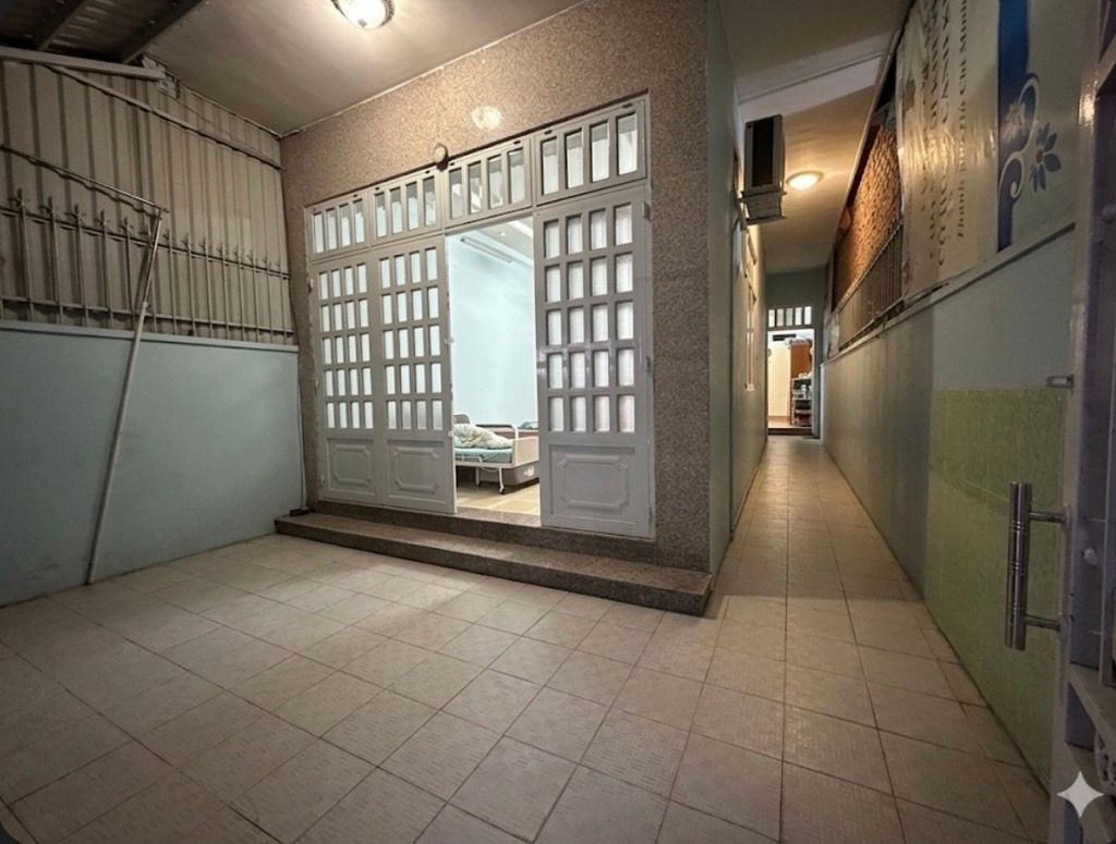 Bán nhà 100m² full thổ cư ngang 5m giá 9.9 tỷ tại Đường Đông Hưng Thuận 11 Phường Đông Hưng Thuận
