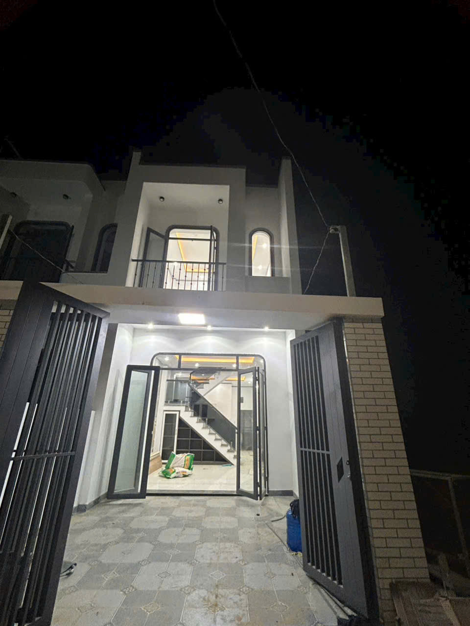BÁN GẤP NHÀ 1 TRỆT 1 LẦU NẰM NGAY CÂY XĂNG ĐỨC HƯNG - ĐỒNG KHỞI