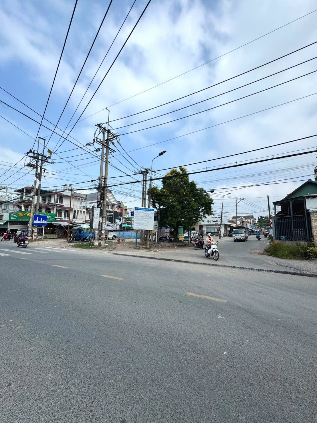 NỀN ĐẸP DIỆN TÍCH LỚN GIÁ RẺ CHỈ 300TR SANG TÊN SỔ NGAY
