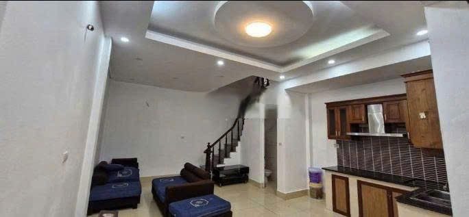 Cho Thuê Nhà Ngõ 41 Đông Tác - Đống Đa 35M² 4 Tầng 3 Ngủ - Nội Thất CB - Nhà 2 Mặt Ngõ Thoáng - Giá Thuê 15tr